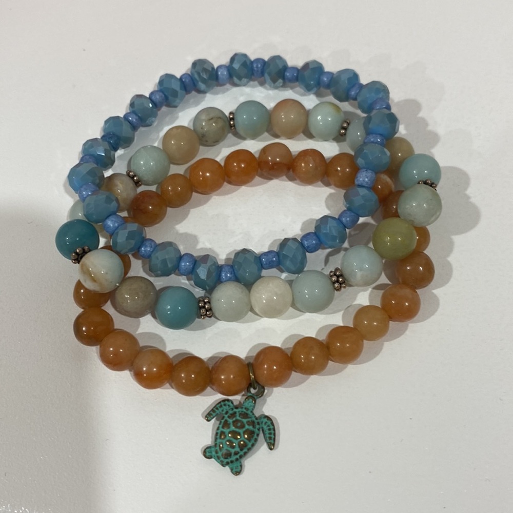 Artist Handmade bracelet set with sea turtle charm - Picture 4 of 5